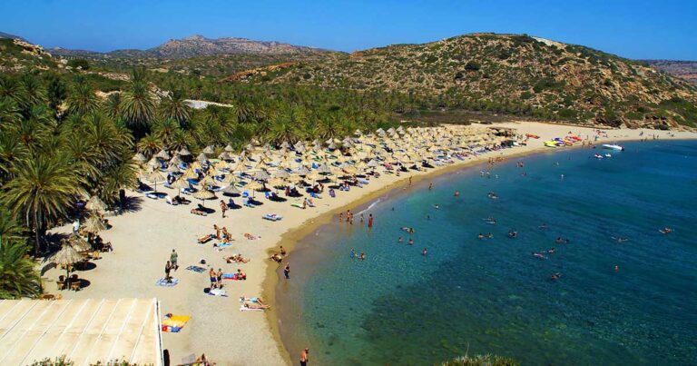 Το ελληνικό φοινικόδασος με την εξωτική παραλία που είναι το μοναδικό στην Ευρώπη