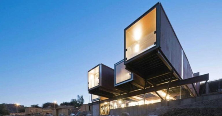 Τα 15 πιο εντυπωσιακά σπίτια φτιαγμένα από κοντέινερ αξίας 2.000 ευρώ!