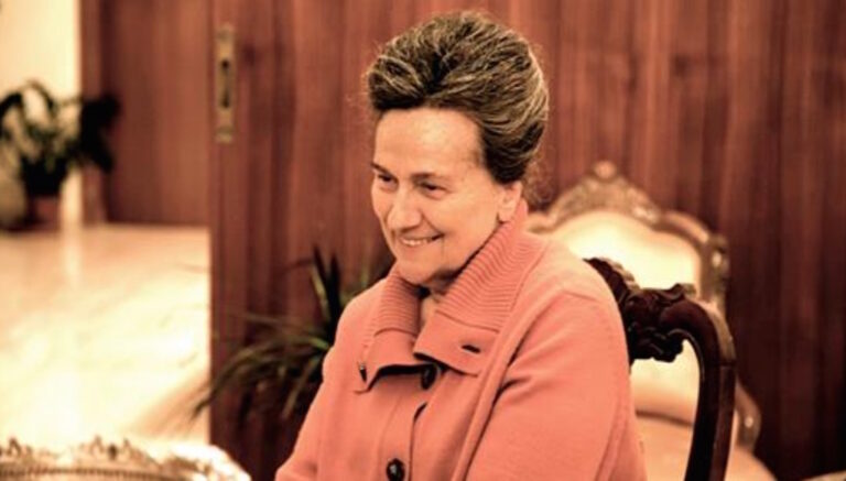 Αυτή είναι η Ελληνίδα από τη Ναύπακτο με τις 500 κόρες