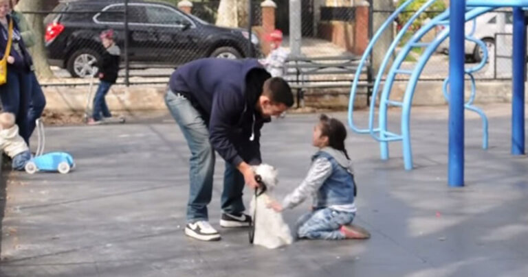 Kοινωνικό πείραμα: Πόσο εύκολα μπορεί κάποιος να απαγάγει ένα μικρό παιδί;