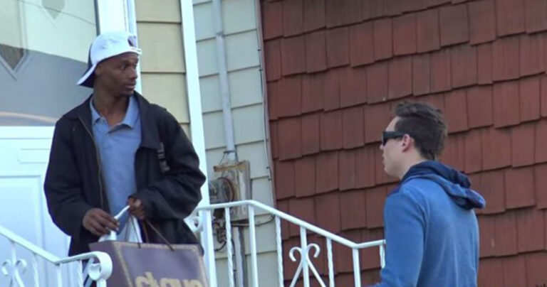 Κοινωνικό πείραμα: Eσείς τι θα κάνατε αν βρίσκατε ένα ξένο πορτοφόλι;