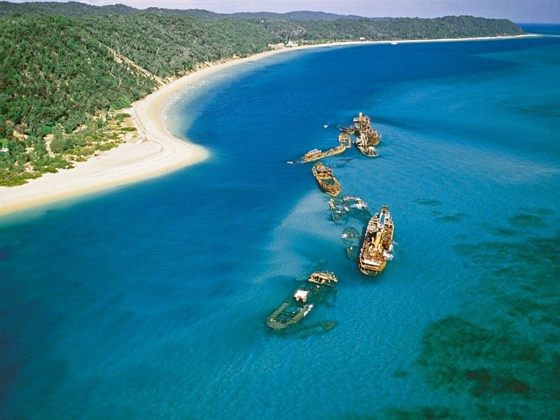 http://tourism.atdw.com.au/multimedia/tq/ATDW_Large_Landscape__9081775_AD73_wrecks02_09.jpg