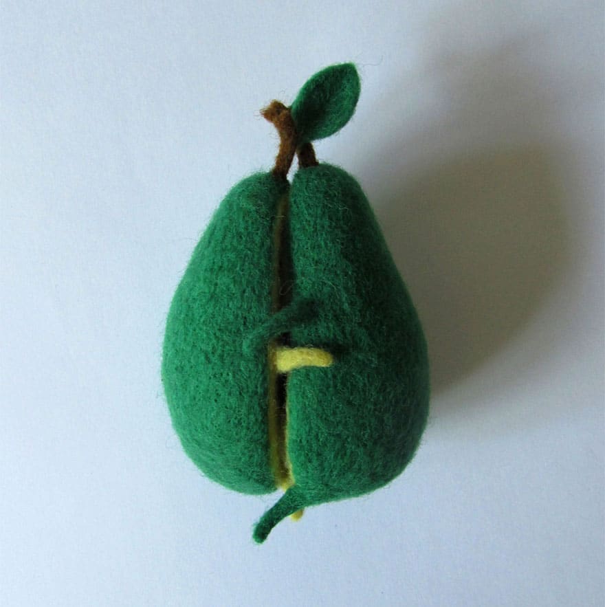 felt-wool-sculpture-avocado-love-anna-dovgan-2