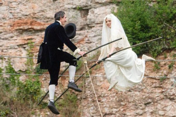 tilestwra.com -Ασυνήθιστος γάμος σε τεντωμένο σχοινί!