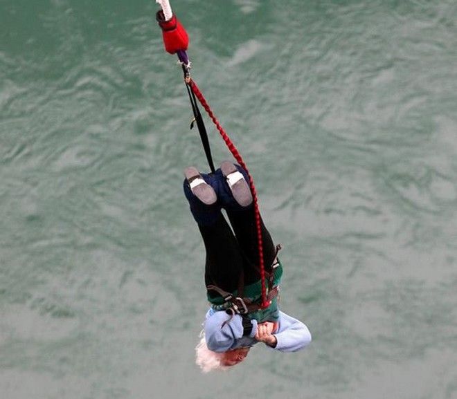 Η σούπερ γιαγιά που έκανε bungee jumping στα 91 της! 2 gran2