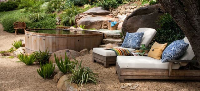these_awesome_backyard_entertaining_spaces_will_make_you_green_with_envy_640_23