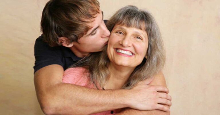 Τρομερές ατάκες της μάνας που όλοι έχουμε ακούσει!