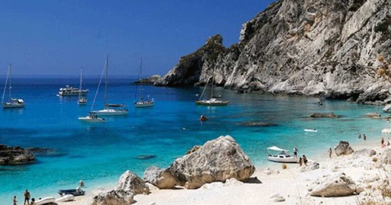 Τα άγνωστα Διαπόντια νησιά: Το πιο δυτικό σημείο της χώρας με τις ατελείωτες αμμουδιές και τα κρυστάλλινα νερά!