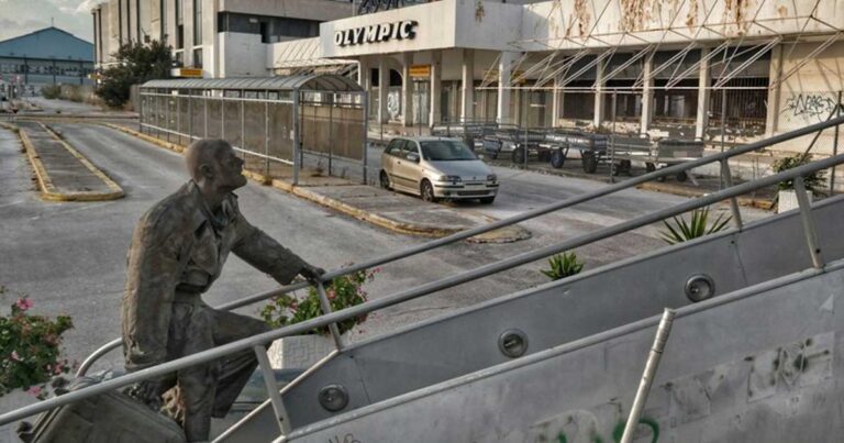 Συγκλονιστικές φωτογραφίες από το αεροδρόμιο «φάντασμα» του Ελληνικού!