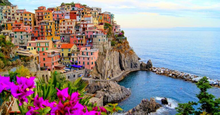 Cinque Terre: Το πολύχρωμo θαύμα της Ιταλίας.