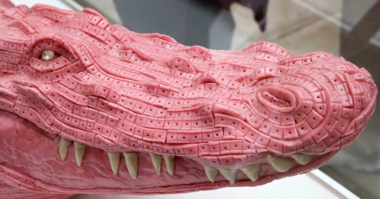 Εντυπωσιακά γλυπτά από… τσίχλα!