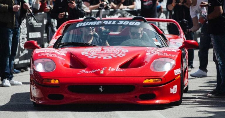 19 λεπτά από την εκκίνηση του φετινού Gumball3000!
