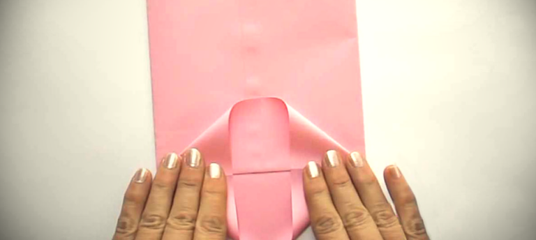 Δίπλωσε αυτό το ροζ χαρτί και έφτιαξε κάτι πραγματικά όμορφο!