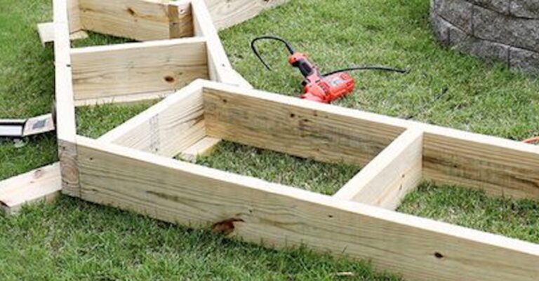 Μετέτρεψε την ψησταριά του στην πίσω αυλή σε τέλειο σημείο συνάντησης για τους γείτονες