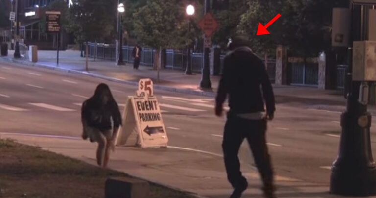 Φάρσα: Ηλικιωμένος τρομάζει περαστικούς με κινήσεις Μάικλ Τζάκσον!