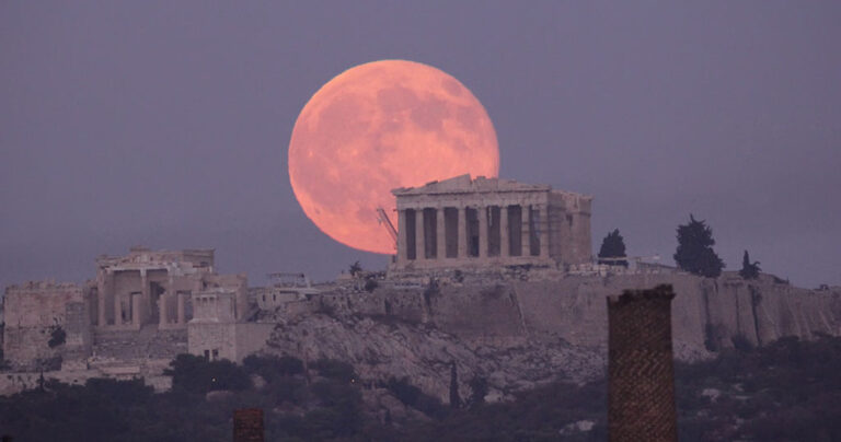 41 υπέροχες φωτογραφίες με πανσέληνο από όλη την Ελλάδα