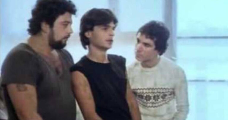 Ρόδα, τσάντα και κοπάνα: Οι πιο επικές ατάκες του θρυλικού λυκείου Χαβαλέ!