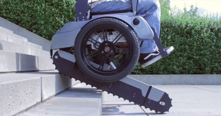 Η αναπηρική καρέκλα που… ανεβοκατεβαίνει σκάλες!