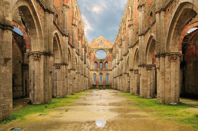 abbazia di san galgano chiusdino tuscany
