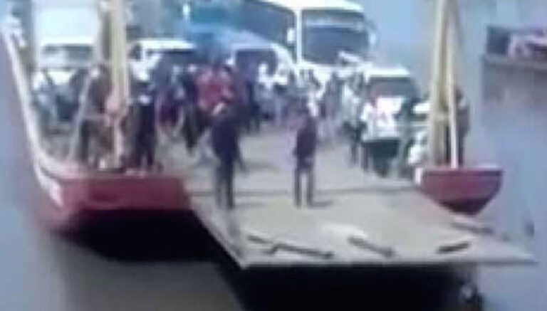 Ήθελε να βγει πρώτος από το ferry boat. Μάλλον τελικά ήταν άτυχος!