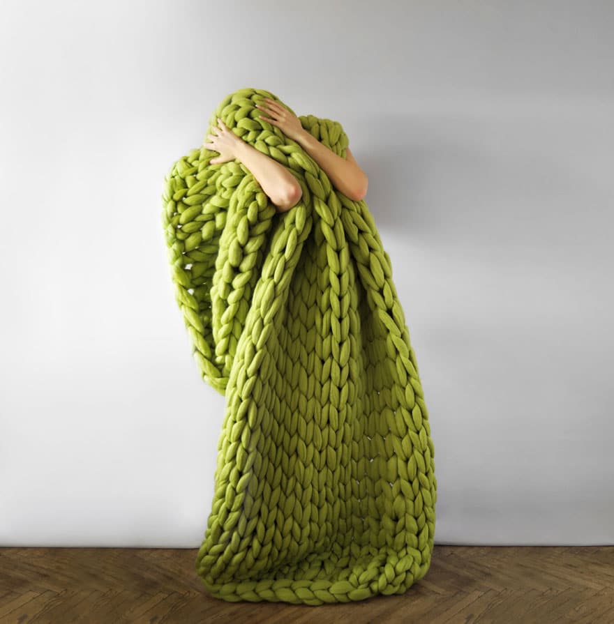 giant super chunky wool knitwear blankets anna mo 3