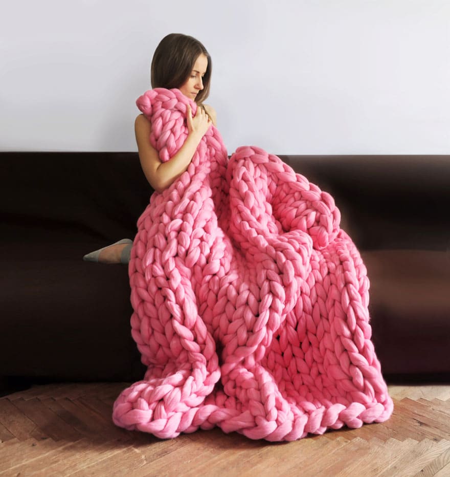 giant super chunky wool knitwear blankets anna mo 4