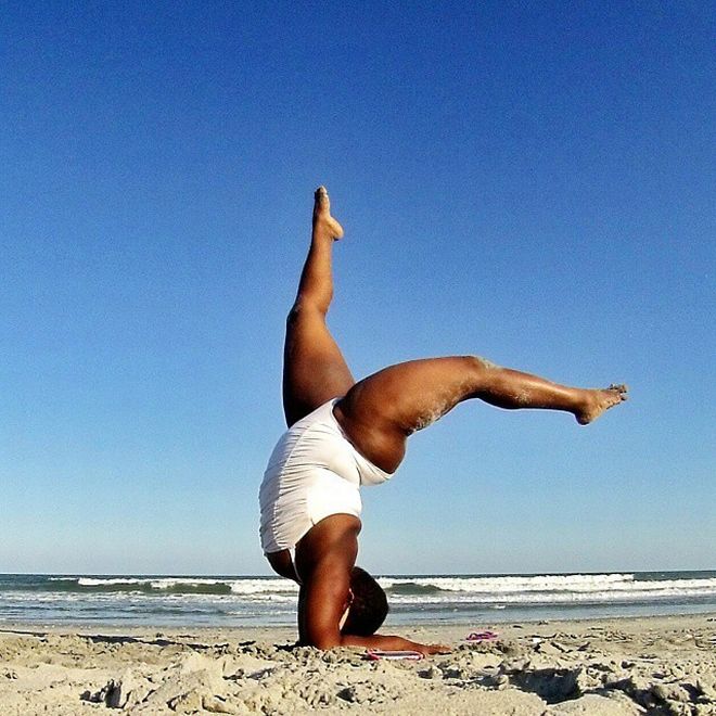 plus sized yoga jessamyn stanley 2