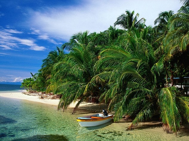 tilestwra.com -  Αγόρασε εξωτικό νησί στην Kαραϊβική με 18.000 λίρες!