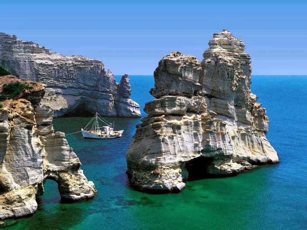 milos-island-greece-wallpaper