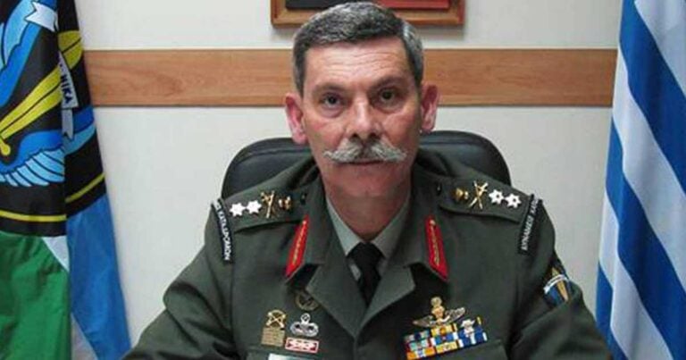 Ελευθέριος Συναδινός σε Σουλτς: Είσαι πολύ μικρός μπροστά στο μεγάλο μας.