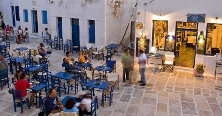 Δημοσιογράφος του Guardian: Μην φοβάστε, η αληθινή Ελλάδα υπάρχει ακόμη