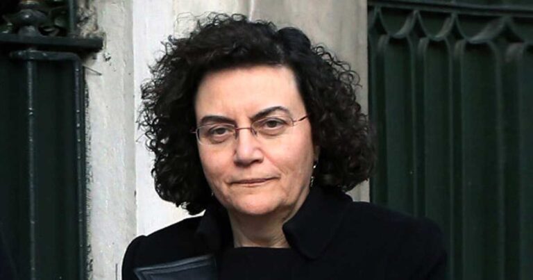 Η Νάντια Βαλαβάνη παραιτείται από αναπληρώτρια υπουργός Οικονομικών και από βουλευτής του ΣΥΡΙΖΑ!