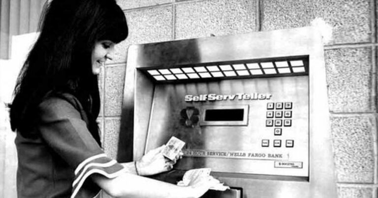 Η ιδέα του πρώτου ATM γεννήθηκε σε μια… τουαλέτα!
