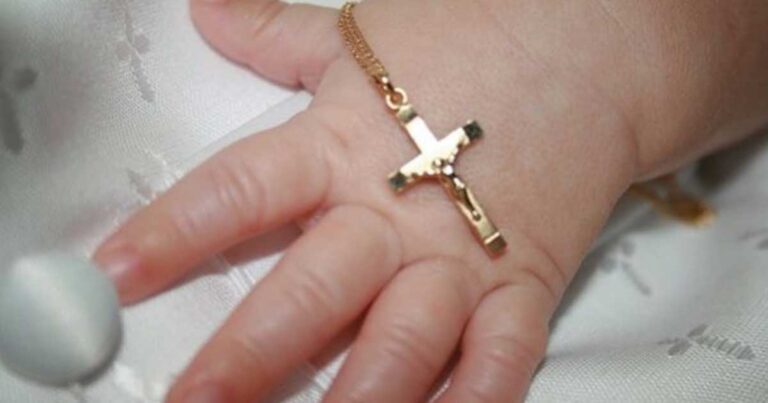 Βάφτιση: Οι υποχρεώσεις της νονάς!