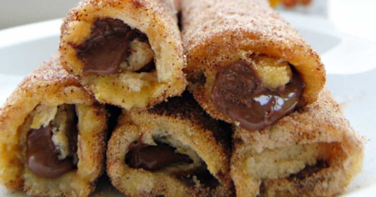 Υπέροχα ρολά κανέλας με πραλίνα φουντουκιού