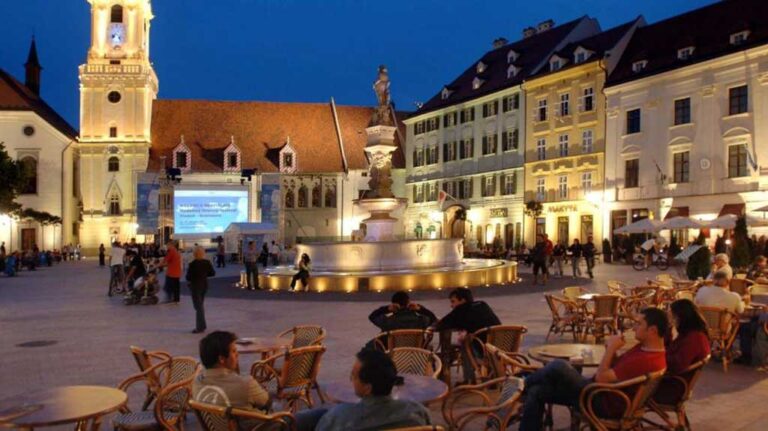 Financial Times: “Η Ελλάδα πρέπει να γίνει… Σλοβακία για να γυρίσει σελίδα”