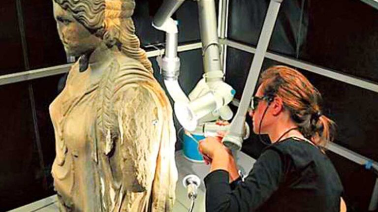 To διεθνές βραβείο στην Ελλάδα για την συντήρηση των Καρυάτιδων και η διαδικασία συντήρησης τους.