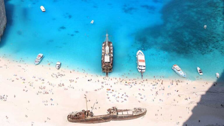 Οι 10 καλύτερες παραλίες στην Ελλάδα για το 2015