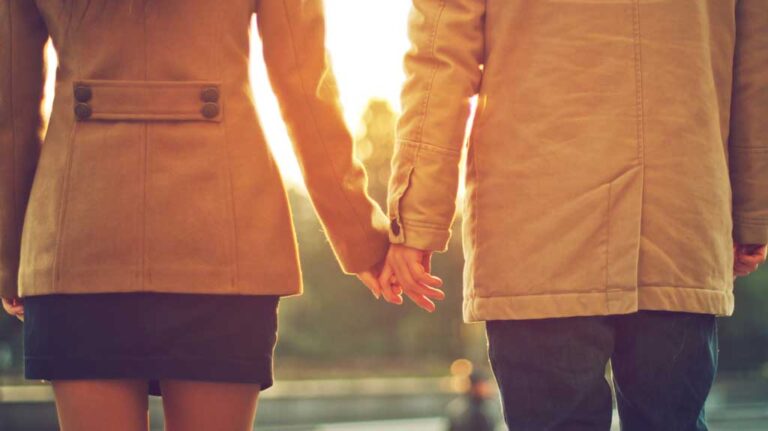 Ποια είναι η καλύτερη ηλικία να παντρευτεί κανείς για να αποφύγει το διαζύγιο;
