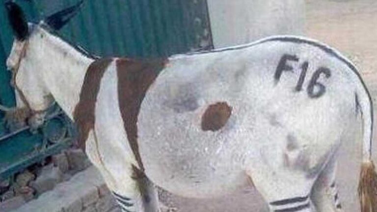 Πρώτο θέμα στο twitter η γκάφα της Telegraph με τον πιλότο που «πετάχτηκε» στην Τουρκία για να βρει ΑΤΜ!