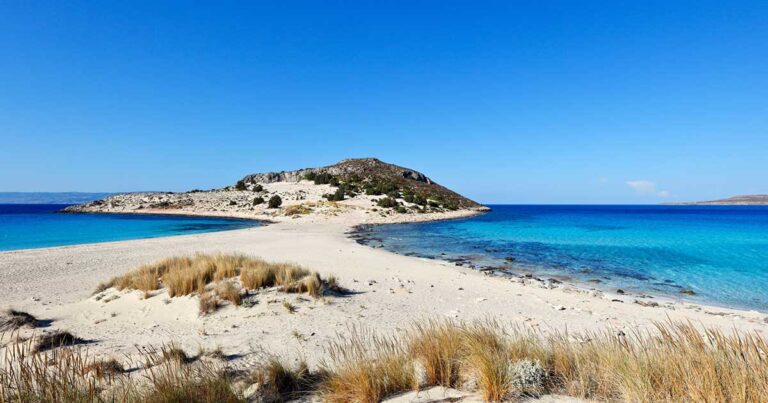 Οι 18 καλύτερες παραλίες της Πελοποννήσου