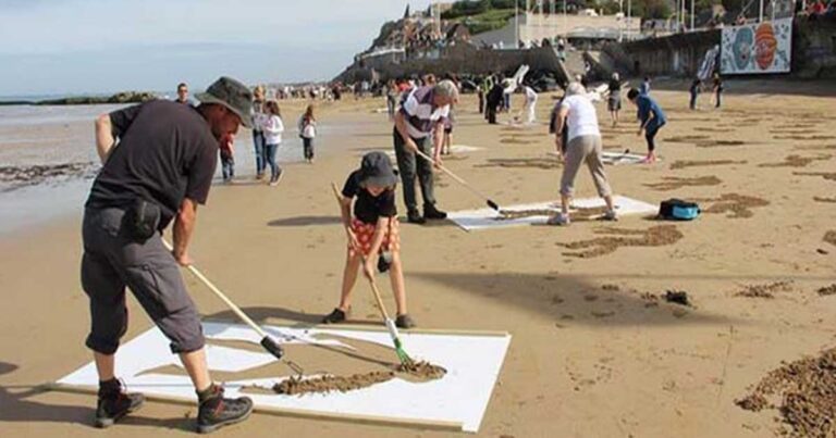 Έφτιαξαν πάνω στην άμμο κάτι μοναδικό. Πρέπει να το δείτε από ψηλά για να καταλάβετε πόσο υπέροχο είναι!