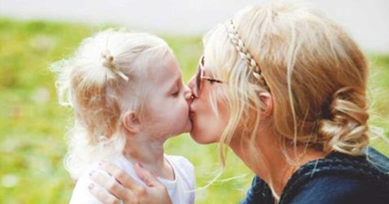 Η αγάπη της μητέρας είναι το καλύτερο αντικαταθλιπτικό!