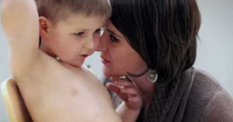 Ένα εκπληκτικό βίντεο: Μαμάδες που μεγαλώνουν παιδιά με αναπηρία. Αξίζει όλοι μας να υποκλινόμαστε.