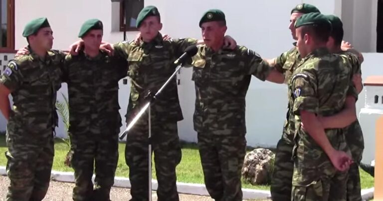 Δάκρυσαν και οι πέτρες με το ριζίτικο τραγούδι των Κρητών αλεξιπτωτιστών!