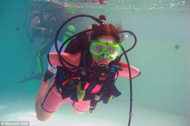 2A13F1D100000578-3143119-Underwater_Jessica_learnt_to_scuba_dive_in_2011_proving_that_not-a-134_1435580438552