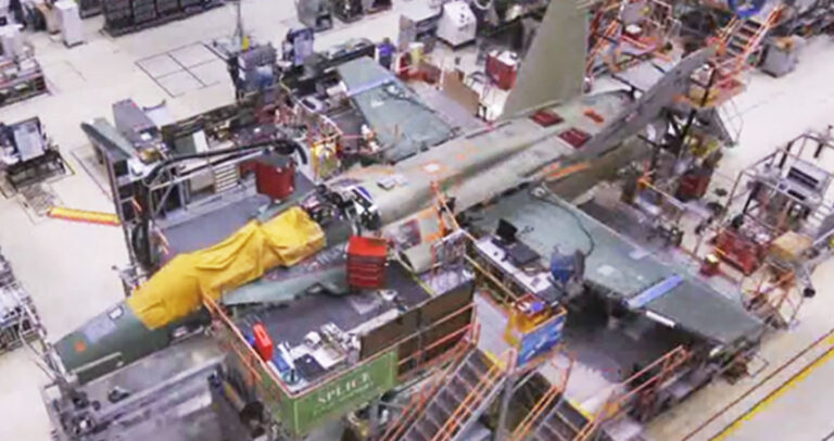 Δείτε πώς κατασκευάζεται ένα F-18 μέσα από ένα εντυπωσιακό βίντεο.