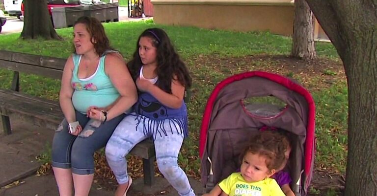 Aστυνομικός έπιασε οικογένεια να κλέβει, όταν είδε όμως το λόγο έκανε κάτι συγκινητικό.