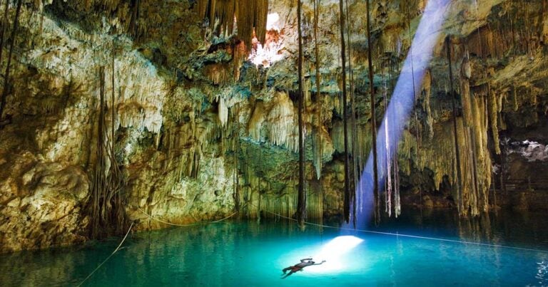 15 υπέροχες υποβρύχιες σπηλιές που θα θέλετε να βουτήξετε!