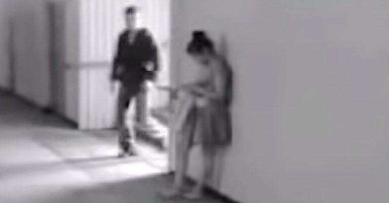 Ένας κλέφτης προσπαθεί να της κλέψει το τηλέφωνο αλλά αυτή η γυναίκα δείχνει ποιος είναι το αφεντικό!